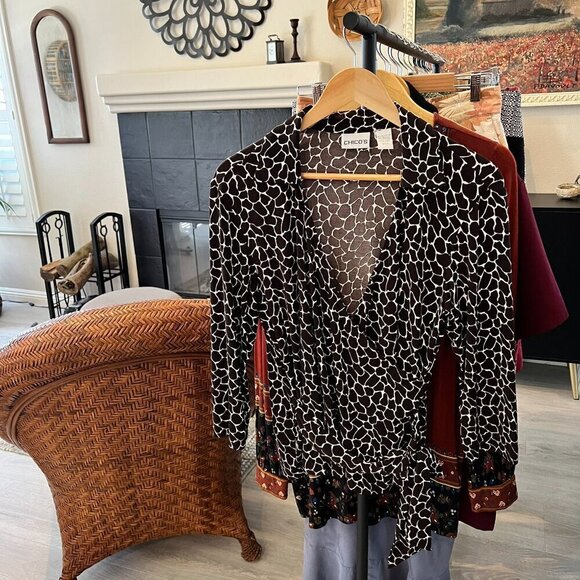 Chicos Blouse Womens Size 1/M Giraffe Print Faux Wrap Long Sleeve Contemporary - Picture 15 of 15
